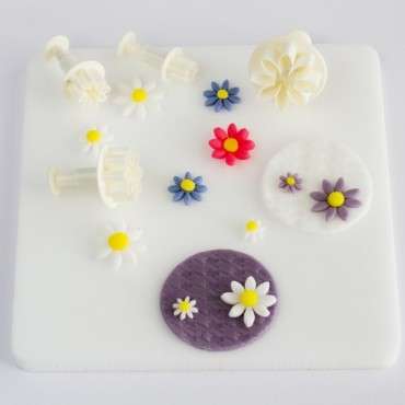 Floral Plunger Cutter for Sugarpaste - Create edible flower decoration