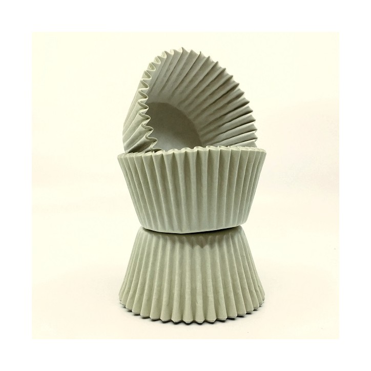 Cream cupcake cases - stylish muffin liners for special occasions