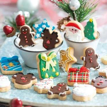 Mini Christmas Cookie Cutter Set 6-Piece – Festive Baking 🎅