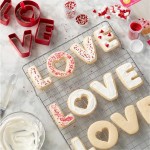 Wilton LOVE Cookie Cutter Seet