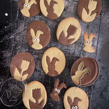 Egg cookie cutter with motive Rabbit & Tulip - Dr. Oetker 1888