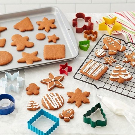 Wilton Christmas Cookie Baking Set 12-Piece Kit - COOKIE BAKING SET CHRISTMAS