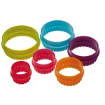 KitchenCraft Cupcake Aufleger Ringe Ausstechset Bunt, 6er Set