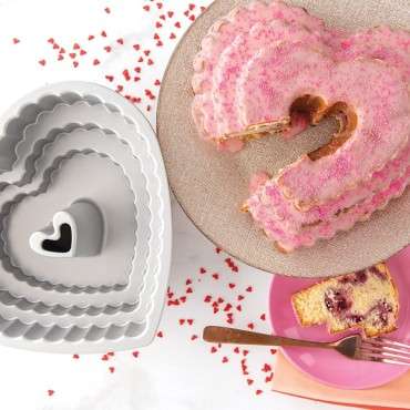 Heart shaped Baking Pan - Nordicware Bakeware Switzerland - Tiered Heart Bundt Pan