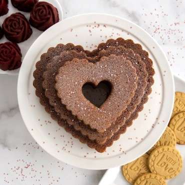 Heart shaped Baking Pan - Nordicware Bakeware Switzerland - Tiered Heart Bundt Pan