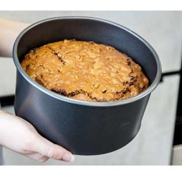 15cm MasterClass Cake Pan – Perfect Mini Cakes and Wedding Cakes