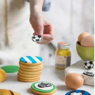 Glutenfree Soccer Sugar Decorations