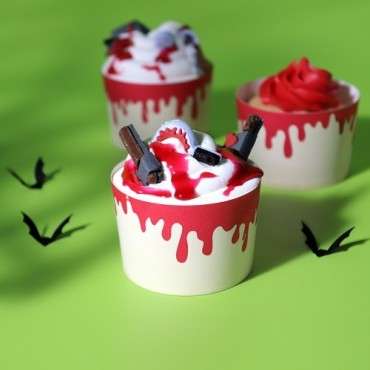 Halloween Baking Cups with Dripping Blood Design | Bakeria.ch