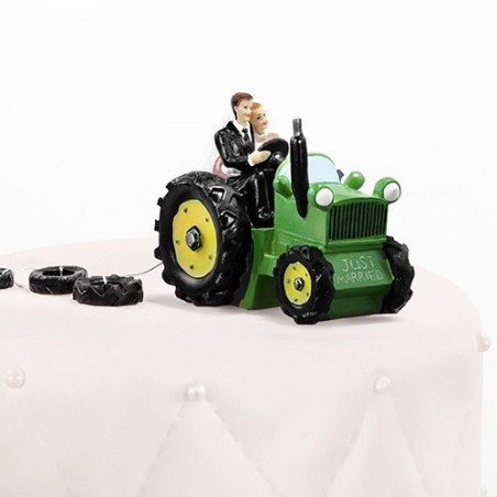 Tortentopper Brautpaar auf Traktor | Ländliche Hochzeitdeko