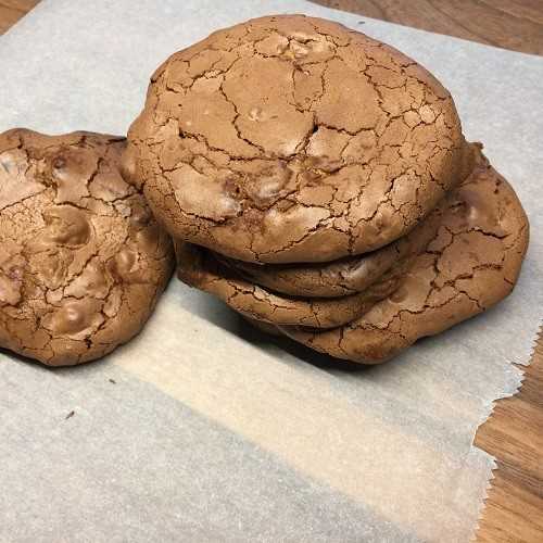 Chocolate Chip Meringue Cookies