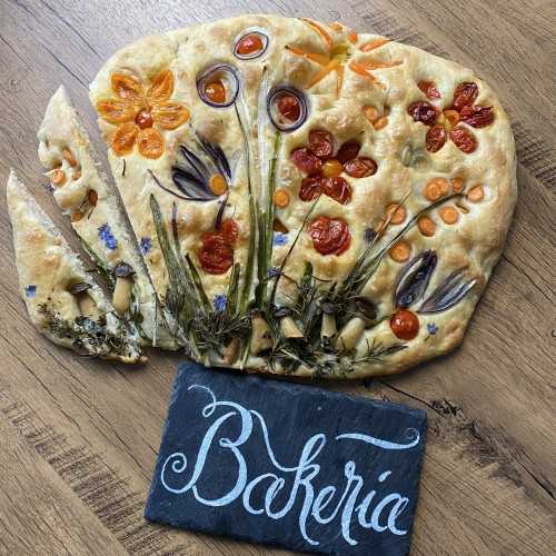 Garden Focaccia: Ein aromatisches Rezept mit langer Gärzeit und wenig Hefe