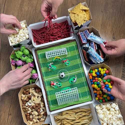 Fussball Snackstadion - DIY-Anleitung by Bakeria.ch