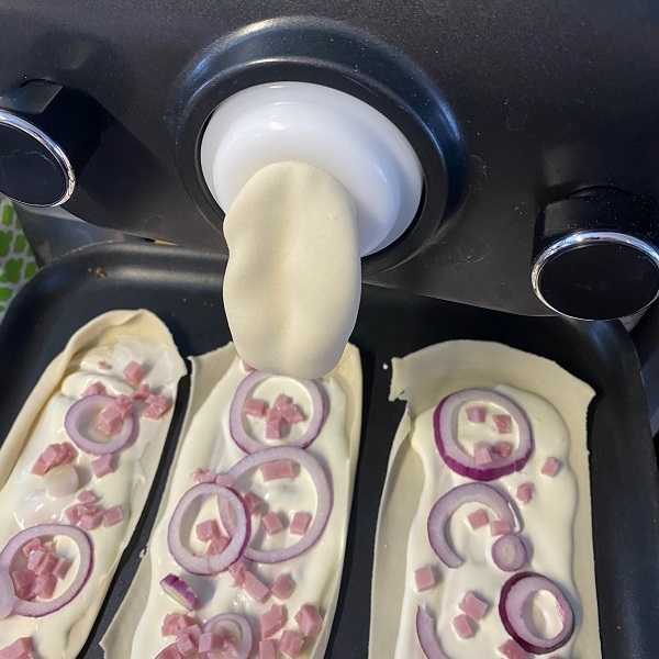 Mini Flammkuchen mit dem Pastamaker